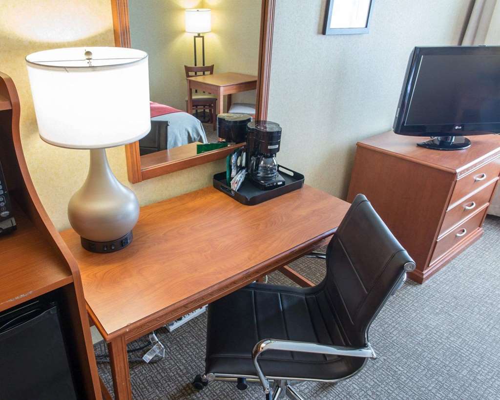 Quality Inn I-25 Пуэбло Номер фото